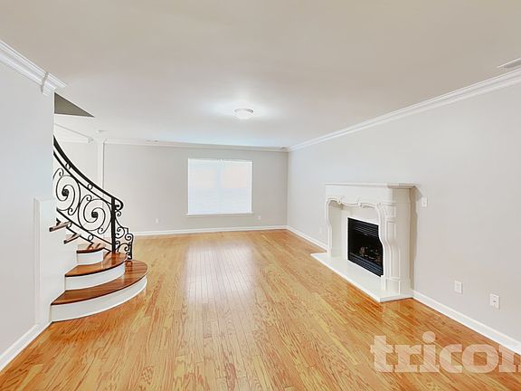 3rd image of 4700 Winterberry Ln