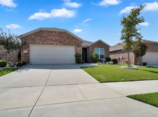 7616 Heritage Dr, Aubrey, TX 76227