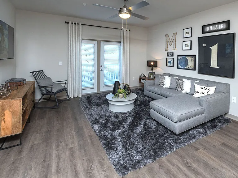 Mariner Grove — Photo 14