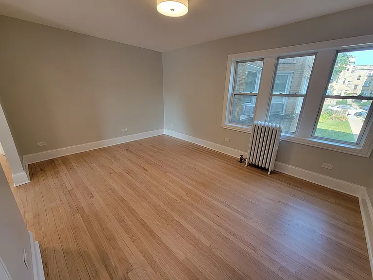 6416 N Richmond St #1B — Photo 2