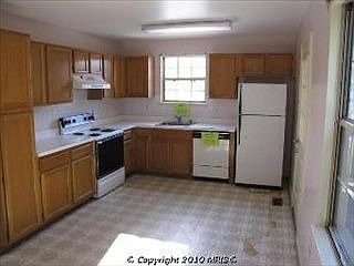 4th image of 3109 Antrim Cir