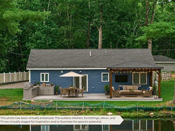 3rd image of 441 Townsend Harbor Rd