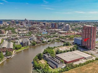 105 Christina Landing Dr APT 701, Wilmington, DE 19801