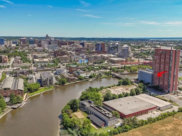 105 Christina Landing Dr APT 701, Wilmington, DE 19801