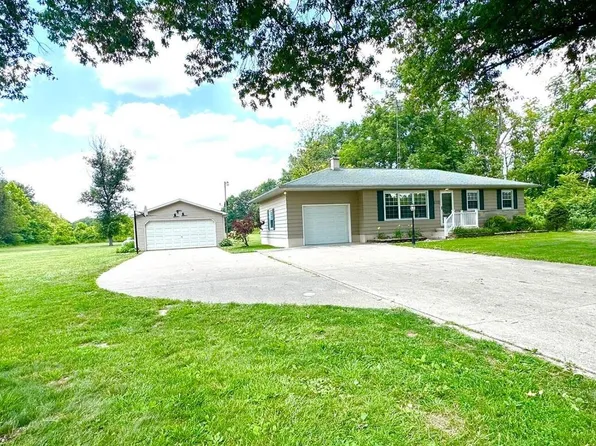 2037 Ross Rd, Centralia, IL 62801