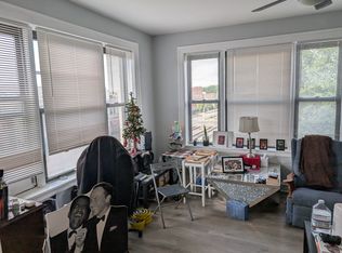 7051 S Bennett Ave APT 308, Chicago, IL 60649