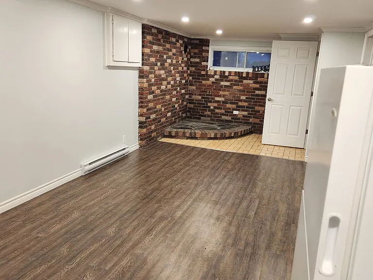 71 Helene Cres #BASEMENT — Photo 5