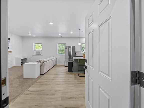 5th image of 5120 Main St