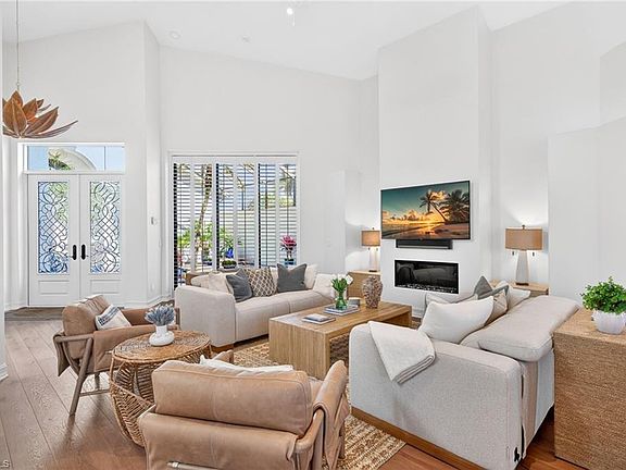 4th image of 3296 Lookout Ln