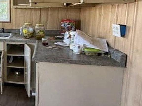 4th image of 47 Edwards Dr
