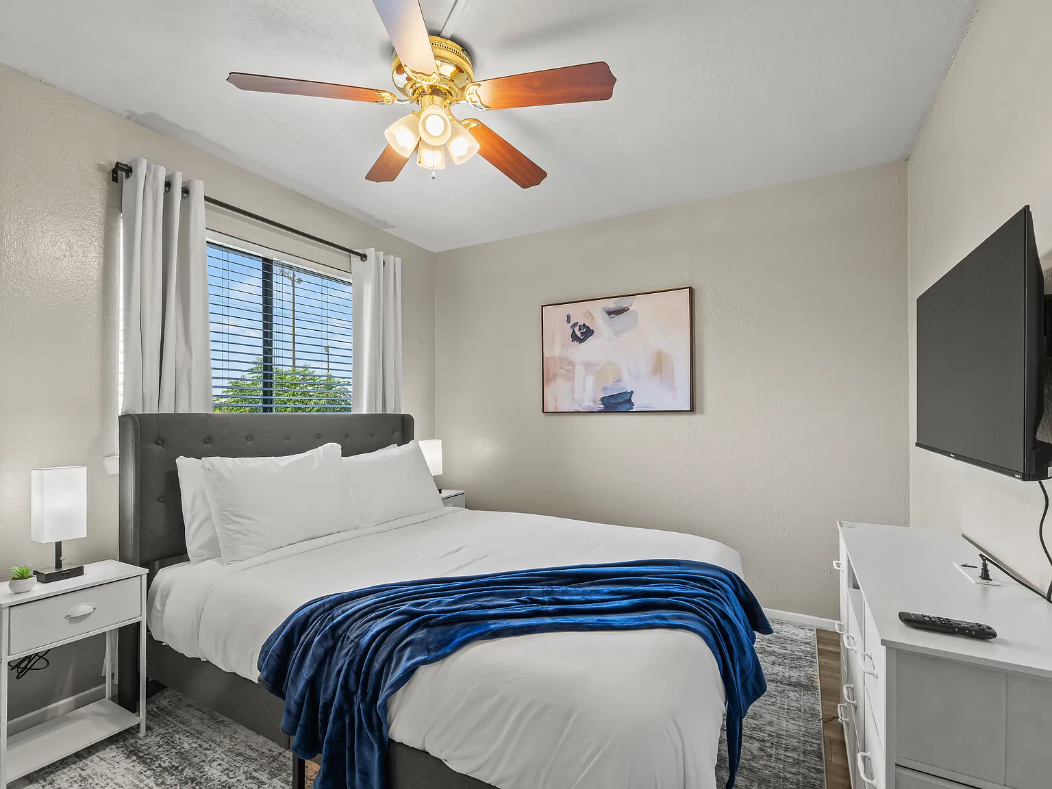 3 bed, 1200 sqft, $4,500 — Photo 2