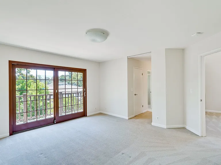 803 Runningwood Cir — Photo 26