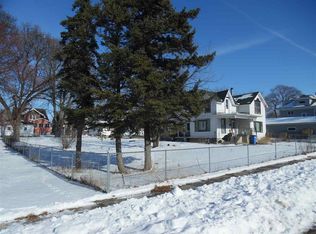 805 J Ave, Grundy Center, IA 50638