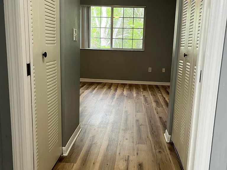1000 Crestwood Ct S #1009 — Photo 3