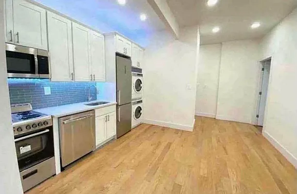 Rented by EastMount Realty LLC | media 3