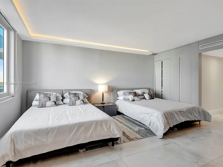 2301 Collins Ave #634 — Photo 10