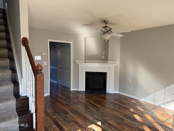 3rd image of 2355 Vineyard Drive #F2