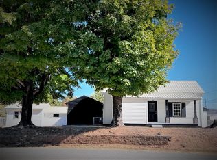 2048 Jerry Parker Rd, Sparta, TN 38583