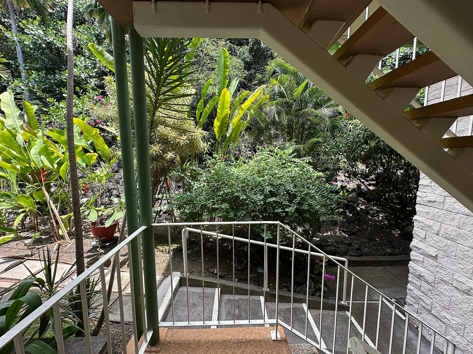 2 bed, 895 sqft, $3,075 — Photo 3