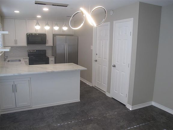 5th image of 3504 Roanoke Dr