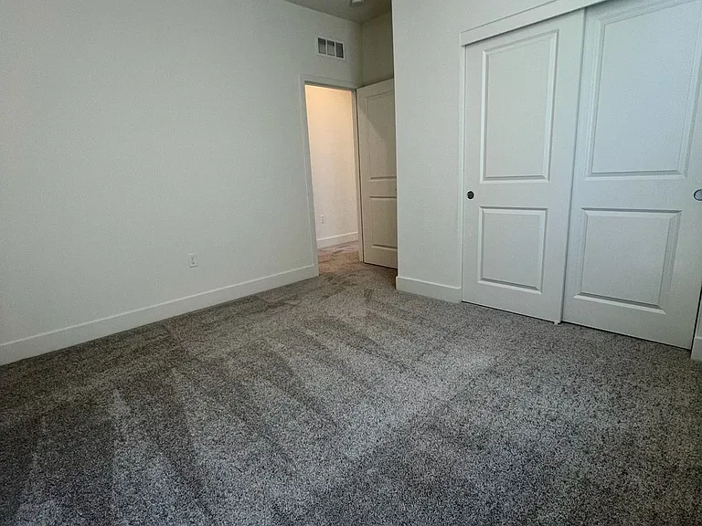 3357 Adirondack St — Photo 23