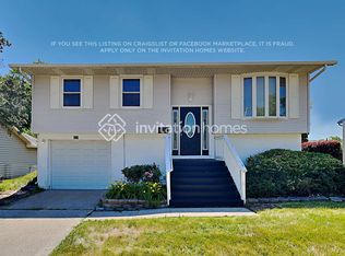 327 Hemlock Ave, Romeoville, IL 60446