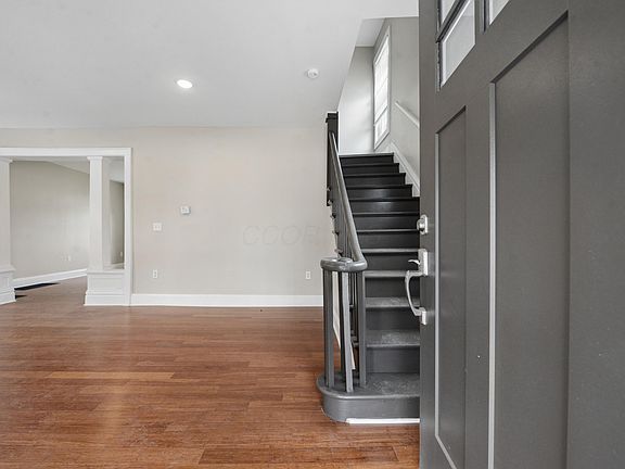4th image of 746 Sullivant Ave