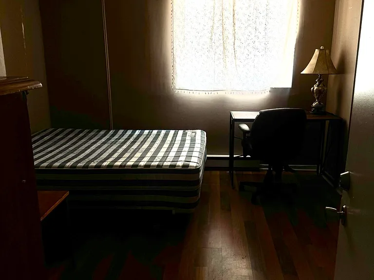 327 Laurier Ave E #2 — Photo 3