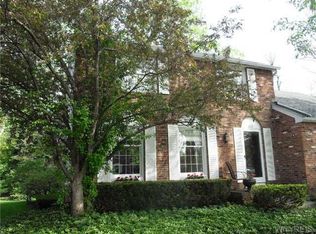 215 Robin Rd, Buffalo, NY 14228