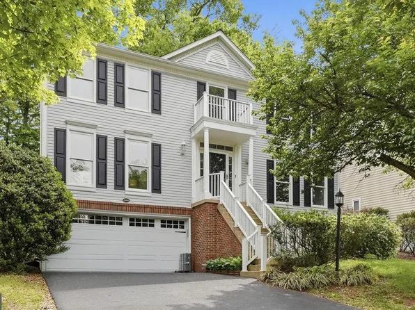 20644 Cutwater Pl, Sterling, VA 20165