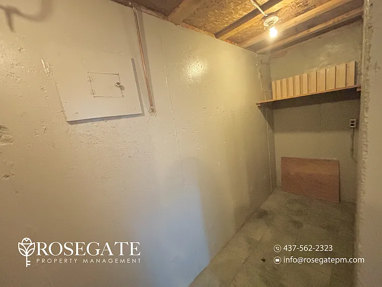 594 Queen Victoria Dr #2 — Photo 13
