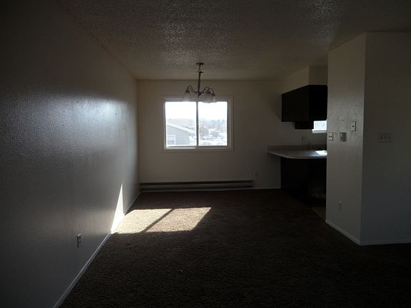 2nd image of 715 Beaufort St #D