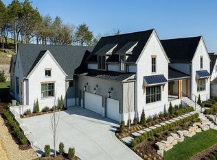 9009 Passiflora Ct, College Grove, TN 37046
