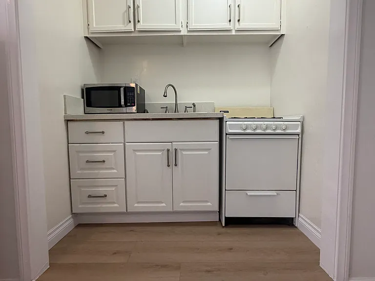 5636 La Mirada Ave #104 — Photo 4