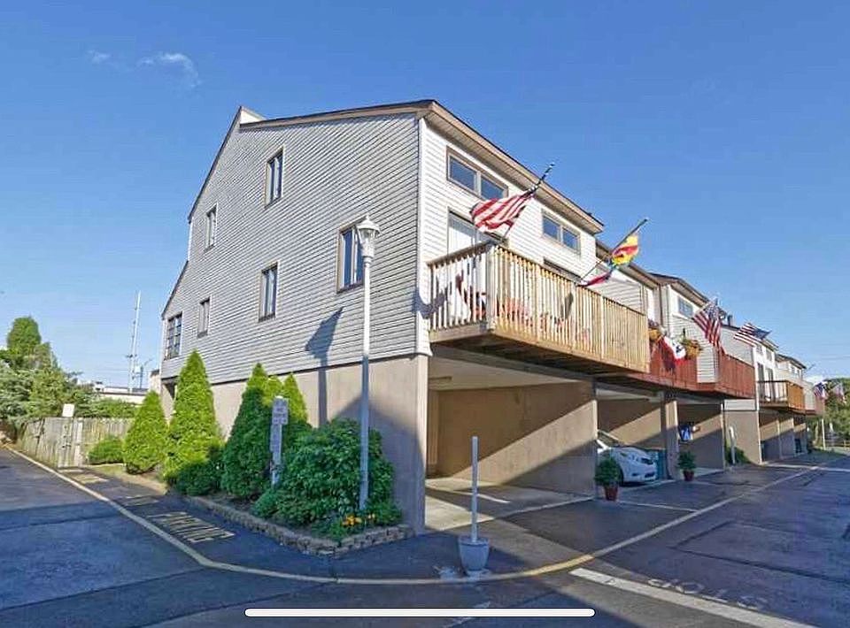 1st image of 104 Bayside Ct Unit 2