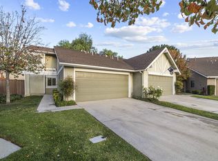 16600 Shinedale Dr, Santa Clarita, CA 91387