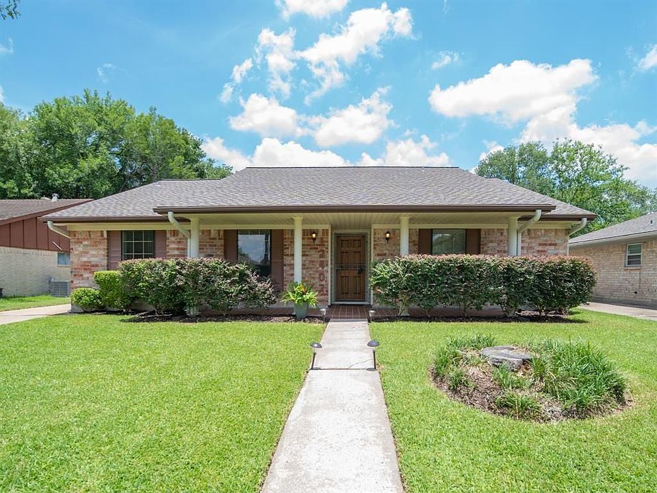 1st image of 12407 Chessington Dr