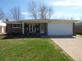 42967 Saxony Rd, Canton, MI 48187