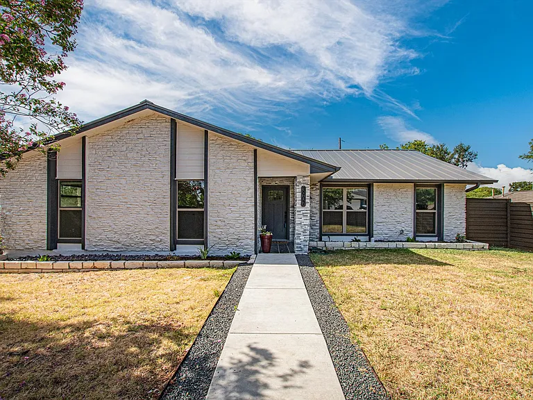 3907 Chase Cir — Photo 5