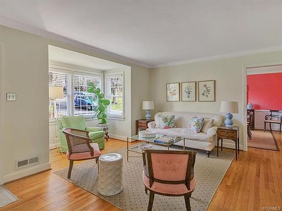 4th image of 7303 Durwood Cres