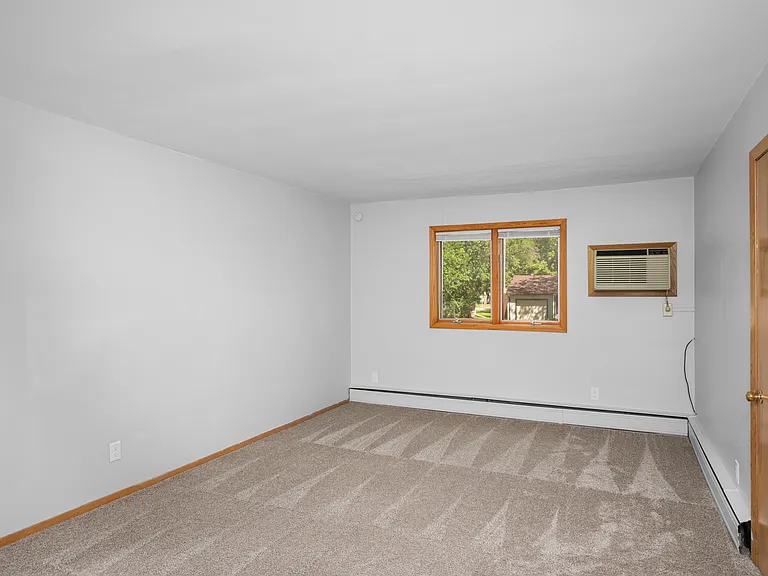 525 Oxford St #4 — Photo 2