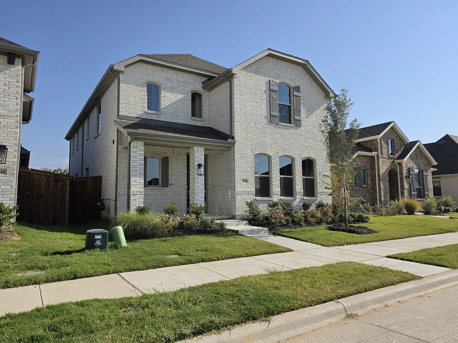 4 bed, 3.5 bath, 2700 sqft, $2,997 — Photo 3