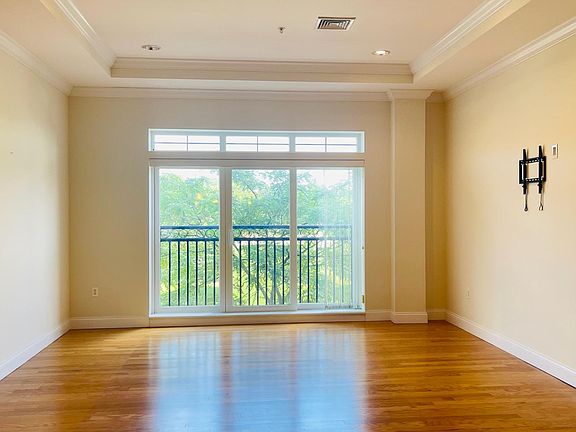 5th image of 500 Union St #5216
