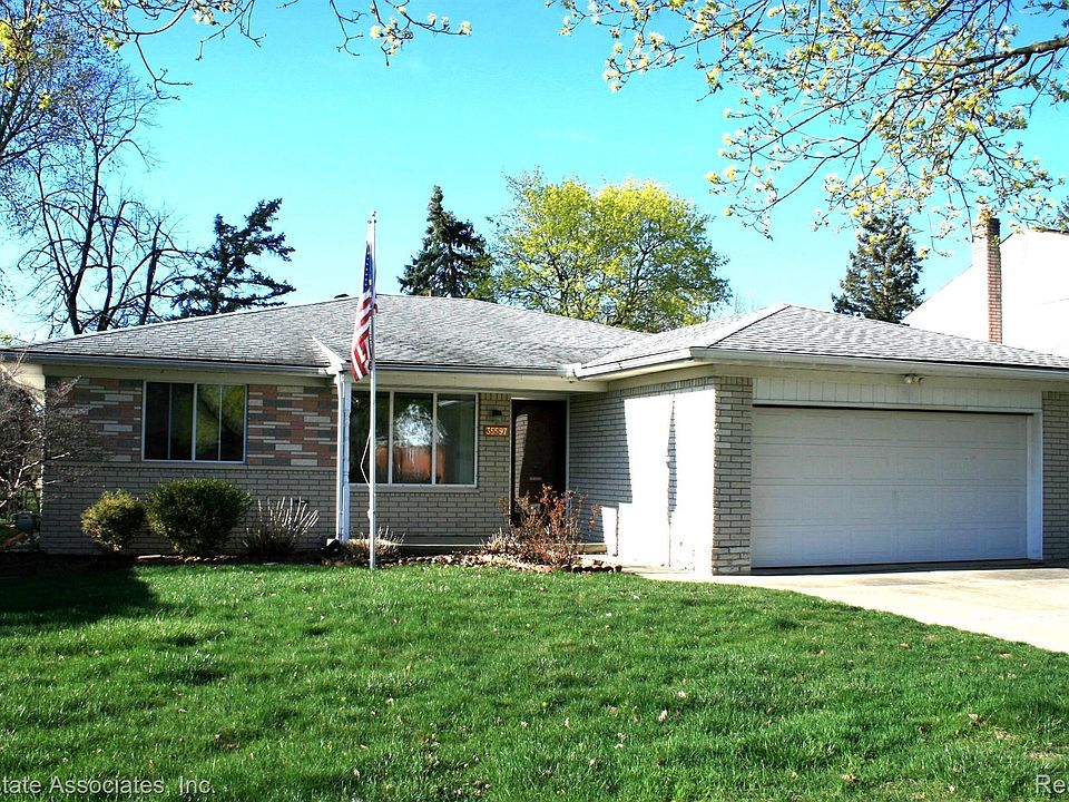 1st image of 35597 Elmira St