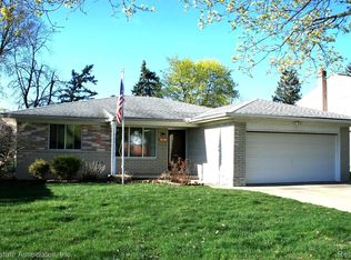 35597 Elmira St, Livonia, MI 48150