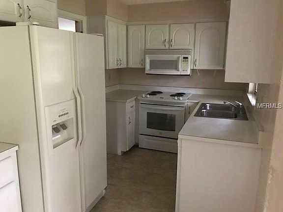 4th image of 984 W Gaucho Cir