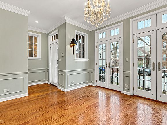 5th image of 1919 W Wabansia Ave