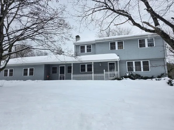 232 School St, Groveland, MA 01834