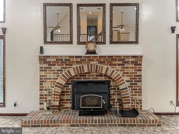 4th image of 23670 Halford Ln