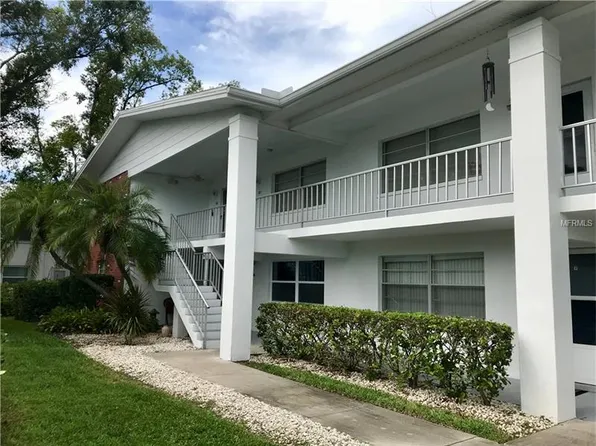 301 Brandywine Dr, Largo, FL 33771